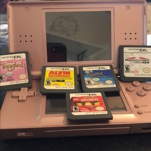 Nintendo DS games included !!! Works perfectly